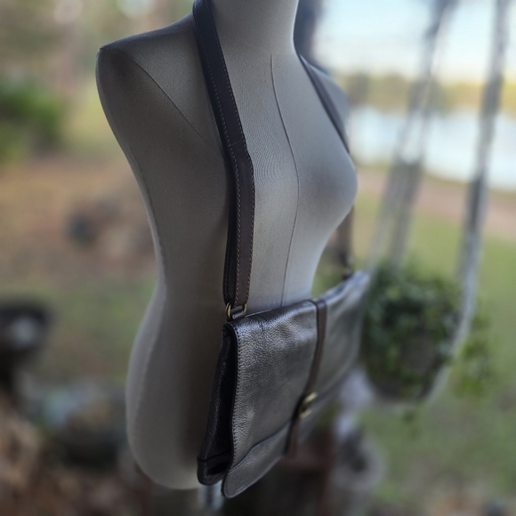 Fossil Metallic Silver Leather Messenger Bag - Picture 7 of 17